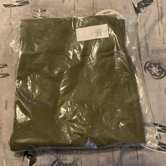 Old Navy GoDry Active Powersoft Flares - Picture 1 of 6